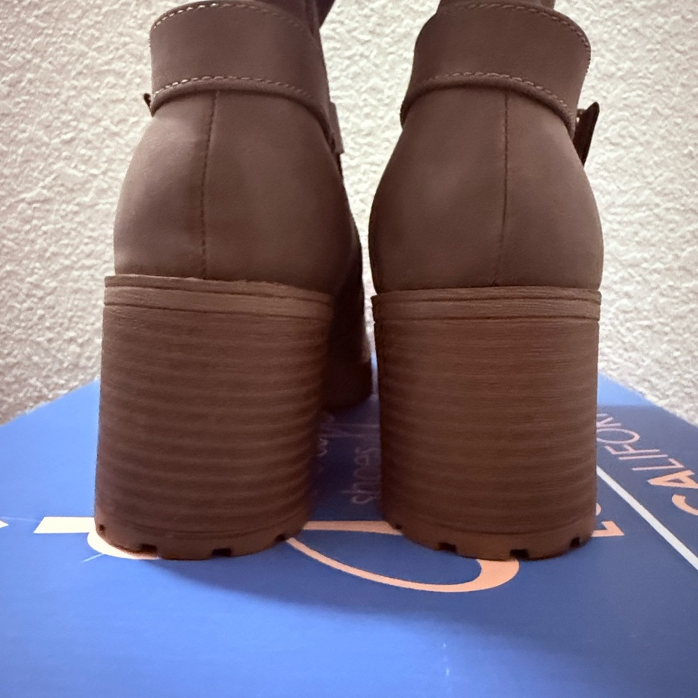 Jellypop Knee-High Boots W8 w/Knit Cuff. Brand New Never Worn - Picture 8 of 12